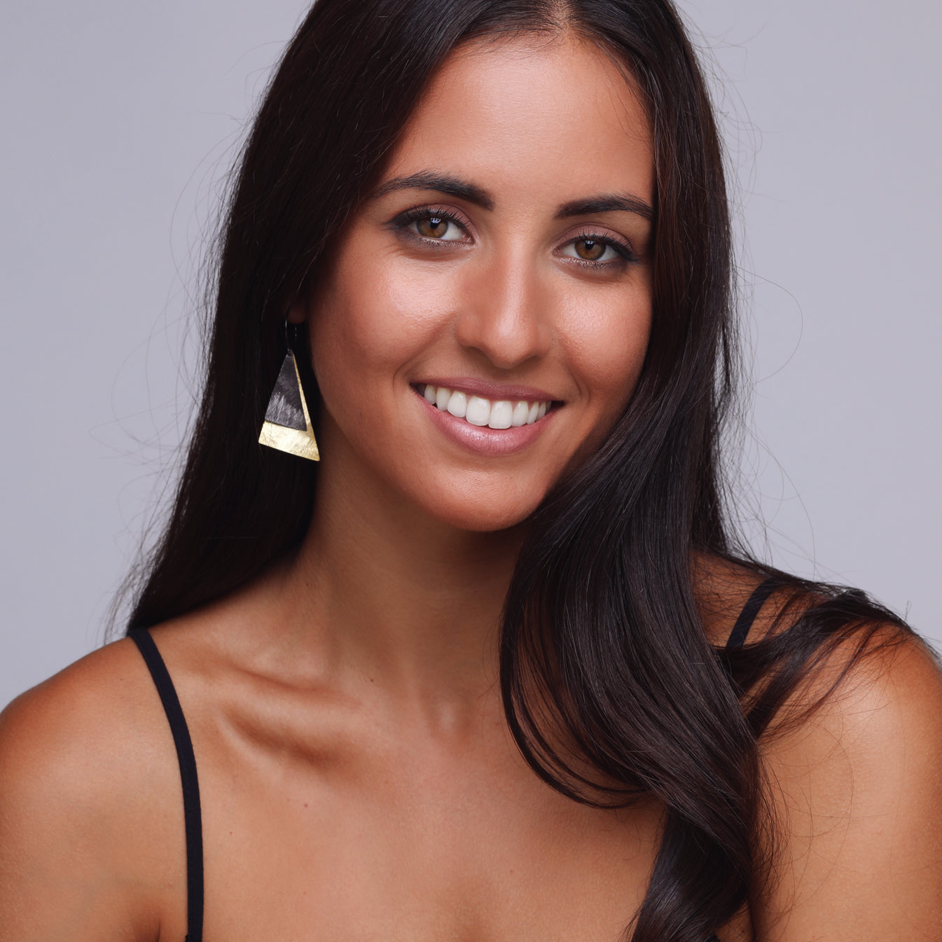 maewenn-designs-jewellery-black-and-yellow-gold-earrings