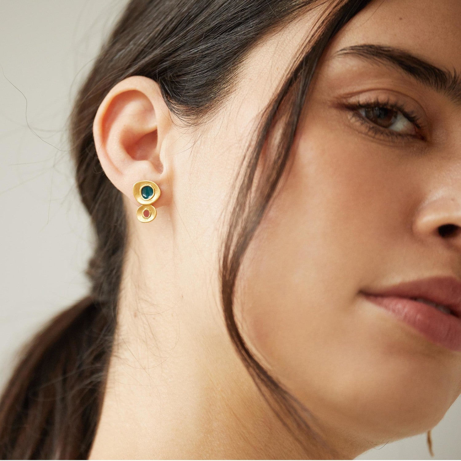 JOIDART-FAVORITA- Enamel 2 dot stud earrings