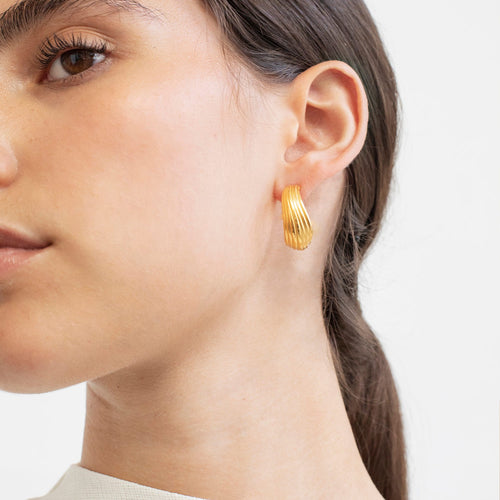 JOIDART-ONARIA- Golden Hoops Earrings