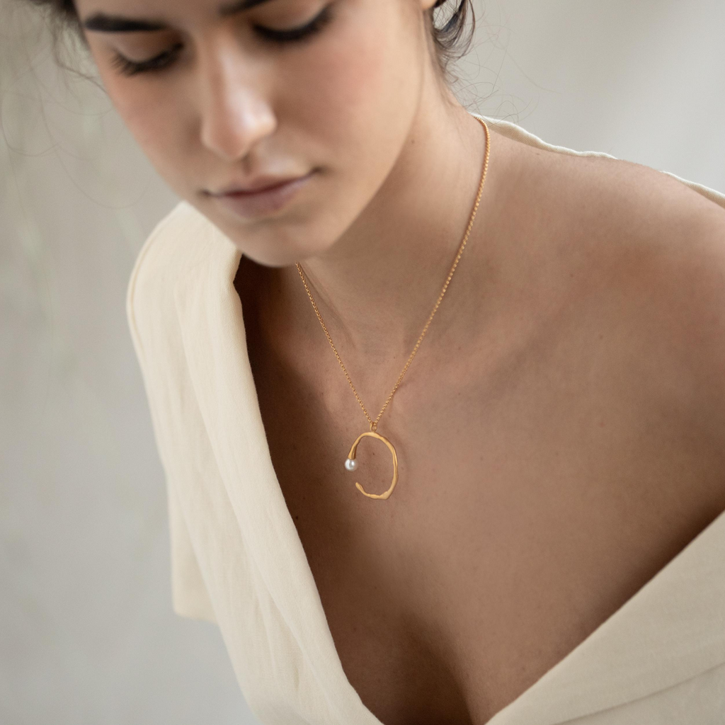 JOIDART-ECLAT-YG Half Moon with Murano Glass Pearl Necklace