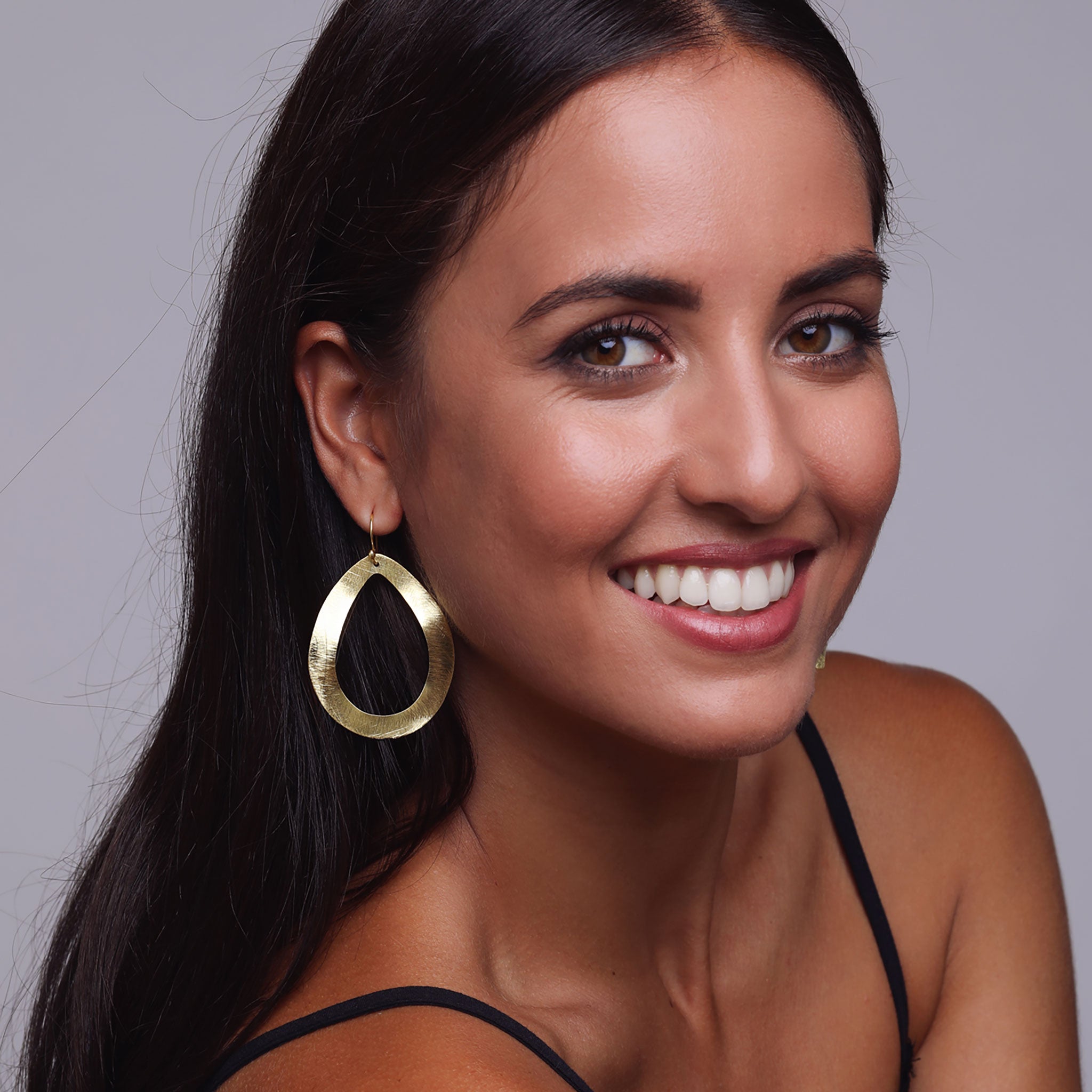 Yellow-Gold Wavy Oval Loop Shaped Earrings