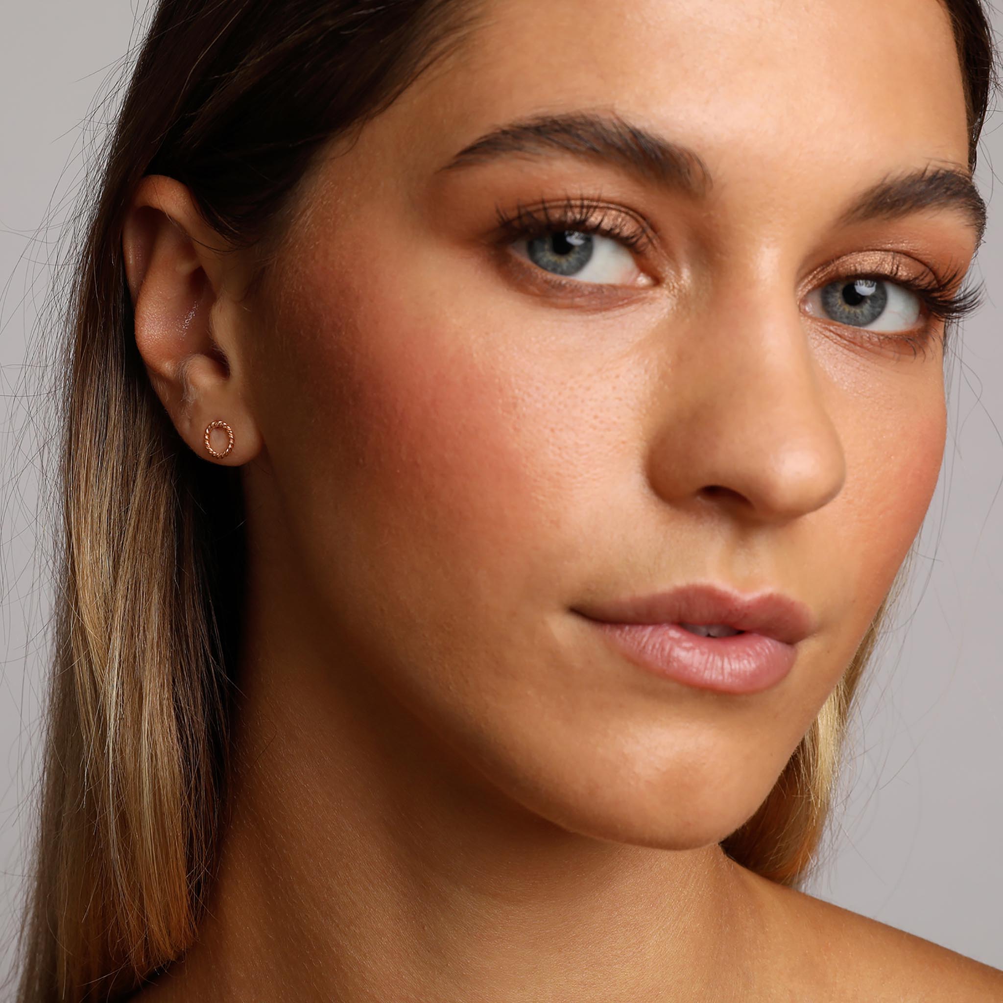 Rose-Gold Small Rope Twist Circle Stud Earrings