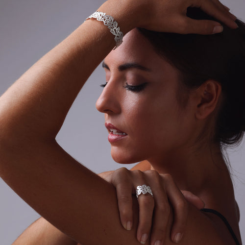 Silver Detailed Leaf Pattern Bangle